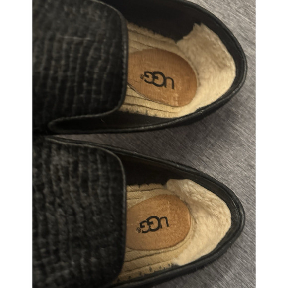 UGG Women's Sandrinne Calf Hair Scales Loafer Size 9M - Picture 7 of 7
